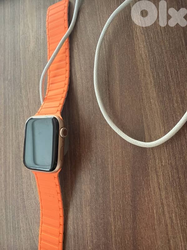 apple watch serie 5 used in good condition 2