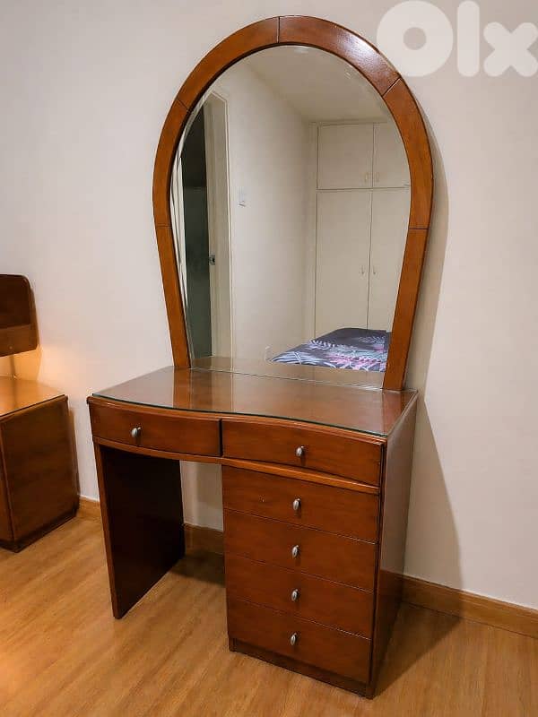 Complete Bedroom Set + Large Closet – Full Room Setup 4