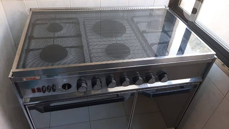 Large Gas & Electric Stove – Good Condition 2