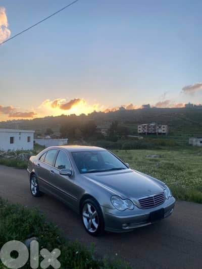 Mercedes-Benz C-Class 2004