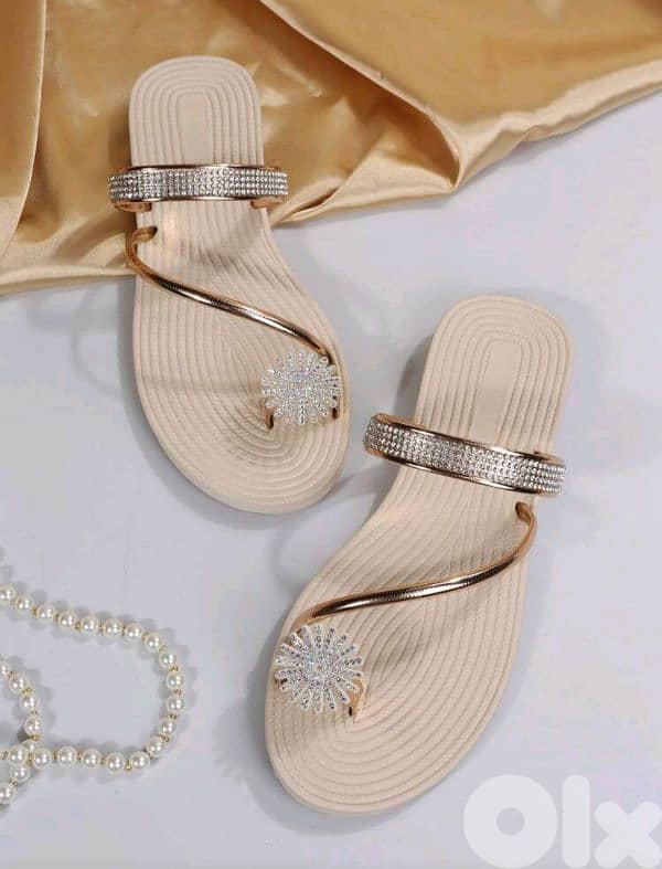 New Woman Casual Criss-Cross Strap Flat Sandals (Gold/Silver) 2