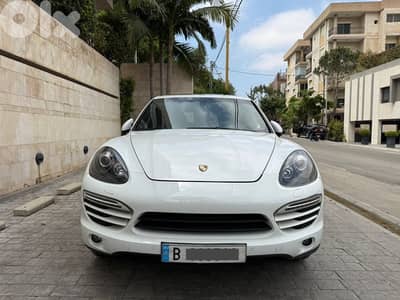 Porsche Cayenne model 2013 from Porsche Beirut !!!