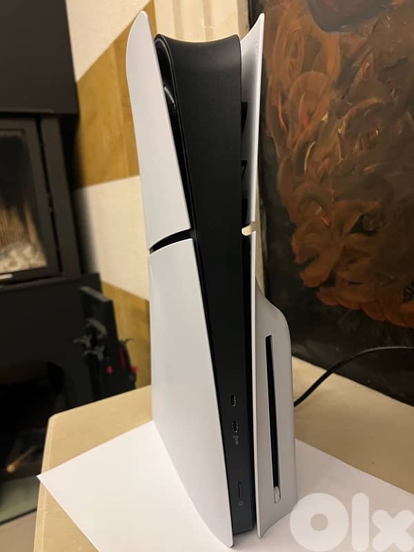 PS5 with 2 controllers 3