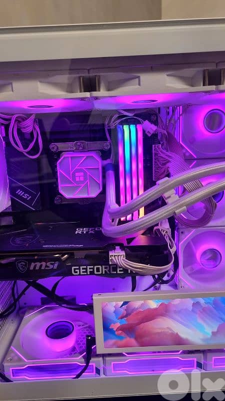 High-End RGB PC + 40” Monitor + UPS – Ready to Go 4