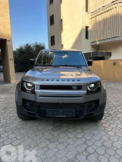 Land Rover Defender P 400 HSE 2020 Eiger gray on black (clean carfax)