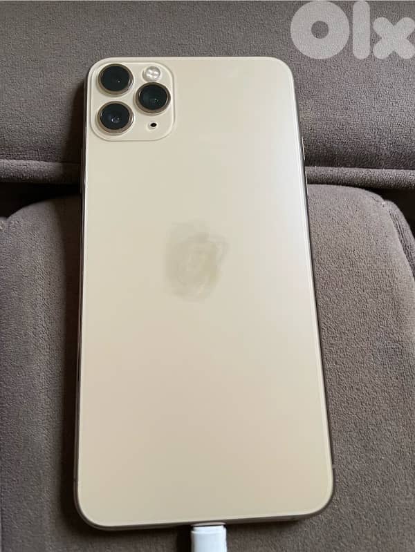 iphone 11 pro max 256gb gold color lock icloud 2