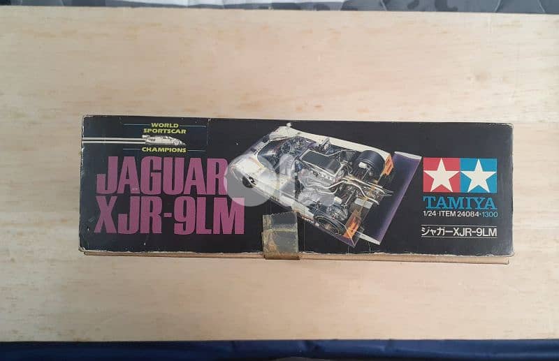 Jaguar XJR-9LM (1988) Plastic model kit scale 1;24 2