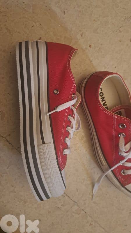 New converse with heel - size 7 1