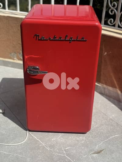 Nostalgia mini fridge