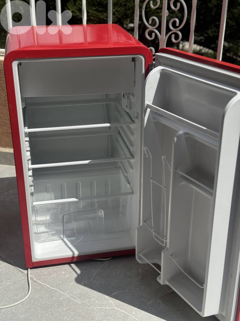 Nostalgia mini fridge 1