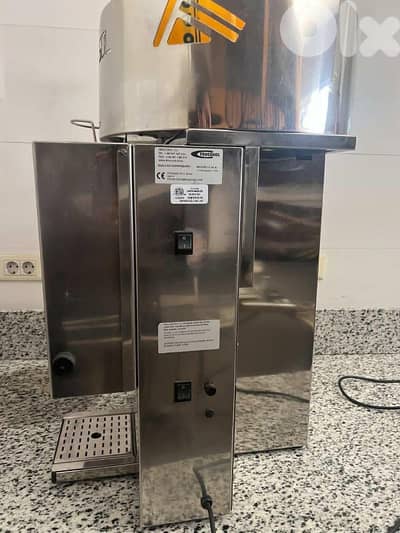 orange juicer and fruit juicer