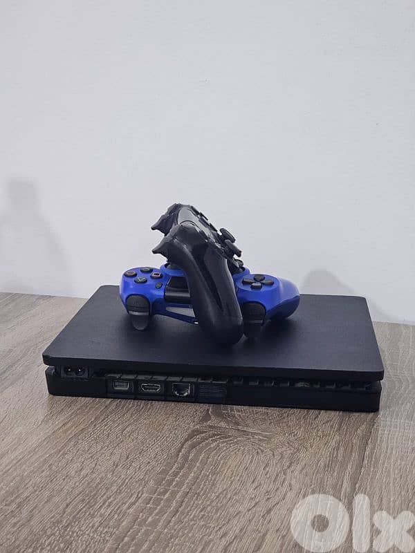PS4 slim 500gb+2 original controllers 1