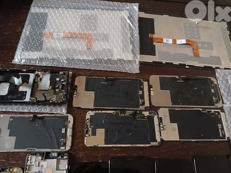 Samsung & iPhone & tecno 2