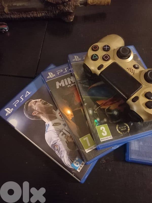 Golden Colour Controller + 3 Games and One Free 1