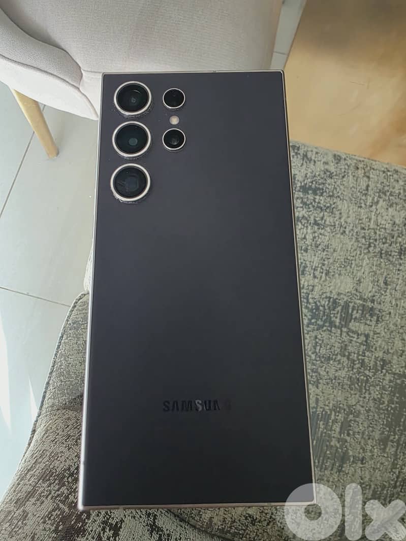 Samsung S24 Ultra with Pitaka cover 1