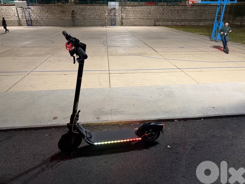Electric scooter Ninebot fi40 1
