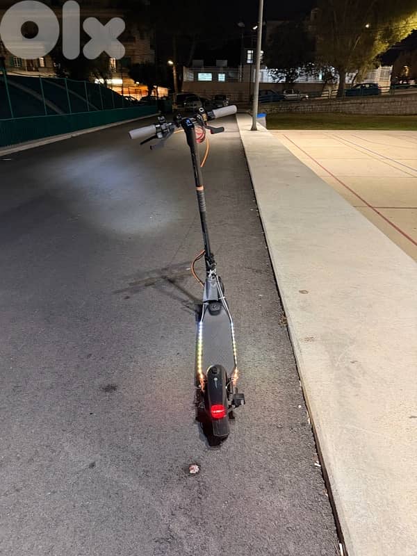Electric scooter Ninebot fi40 3