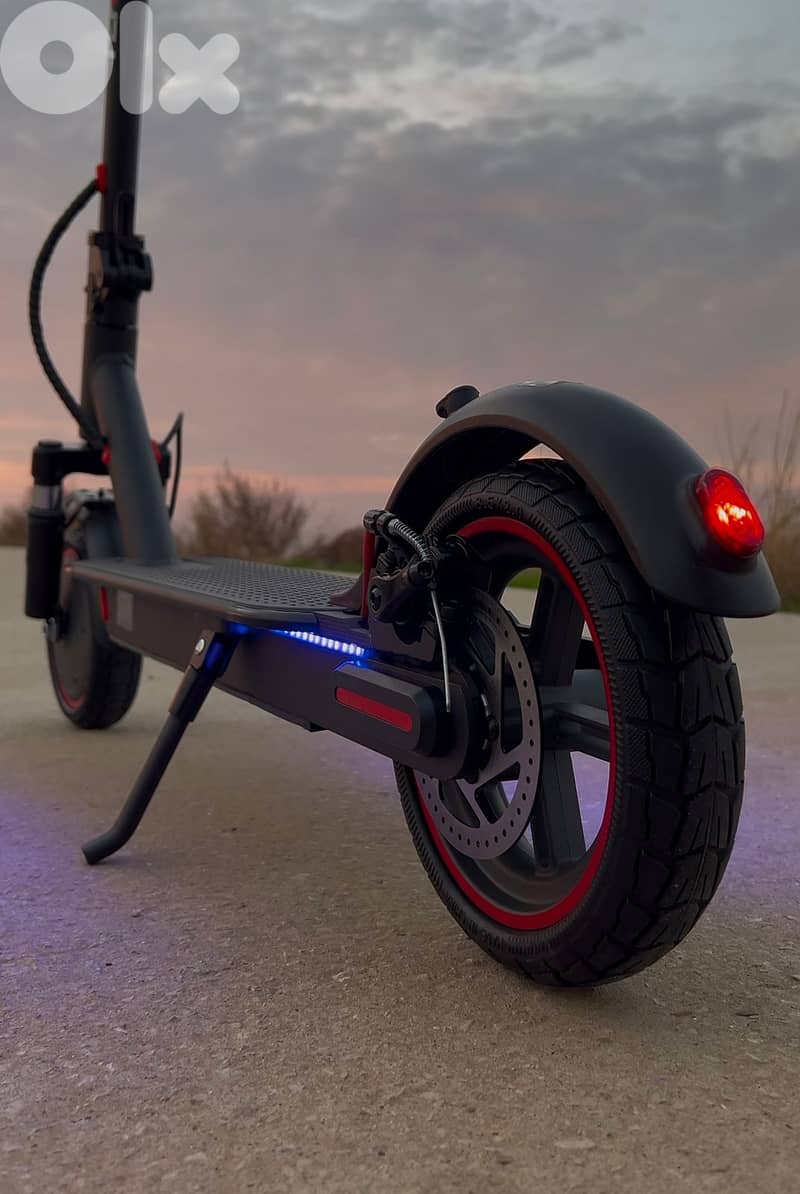 SLIGHTLY USED ELECTRIC SCOOTER 3