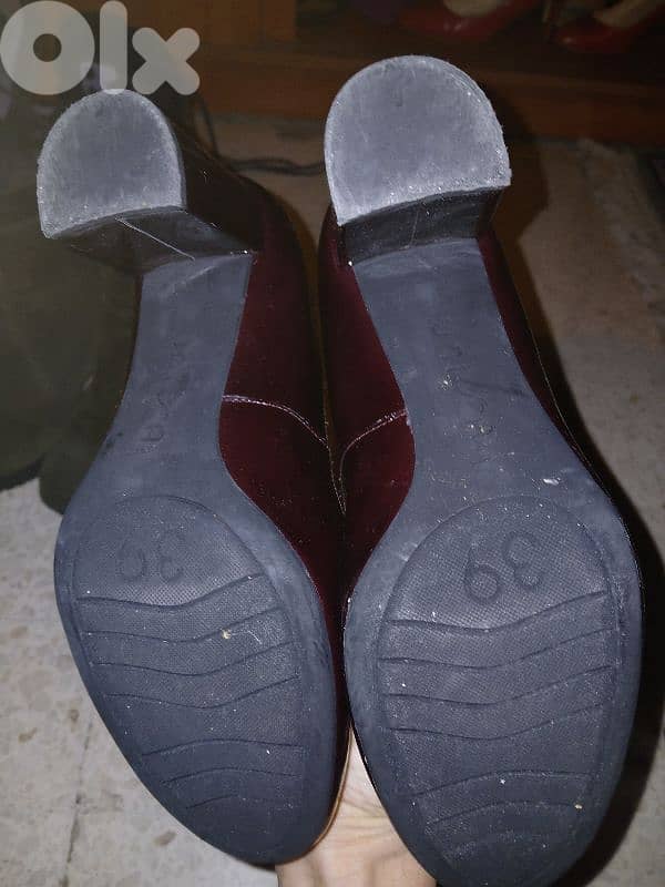 2 shoes size 9 1