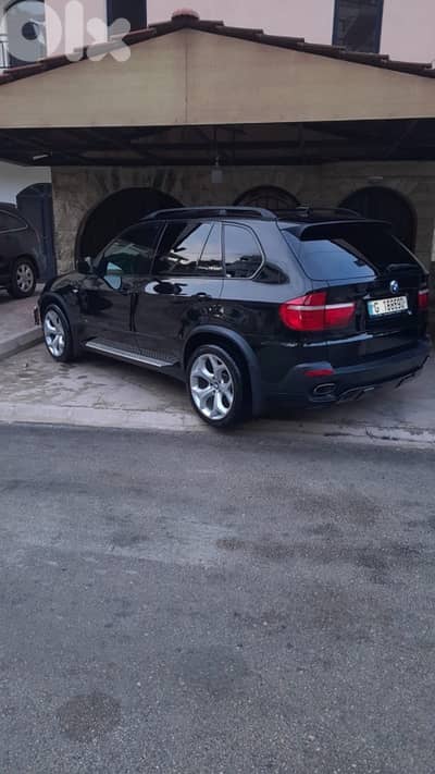 BMW X5 2008 v8