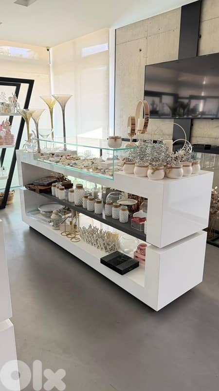 Modern Retail Store furniture 3