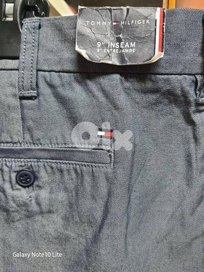 TOMMY HILFIGER ORIGINAL SHORT  SIZE W42