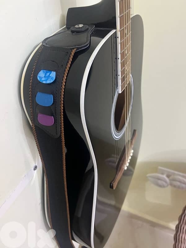 Fender accoustic guitar barely used like new 2