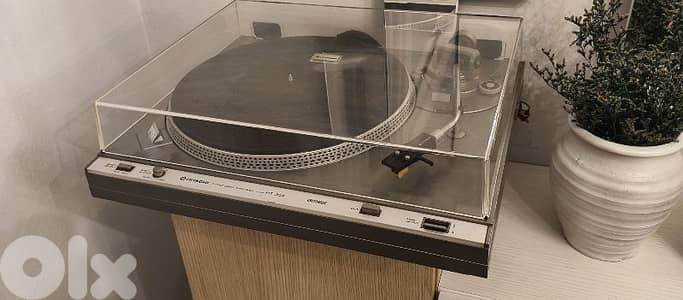 TURNTABLE HITACHI HT-354 direct drive
