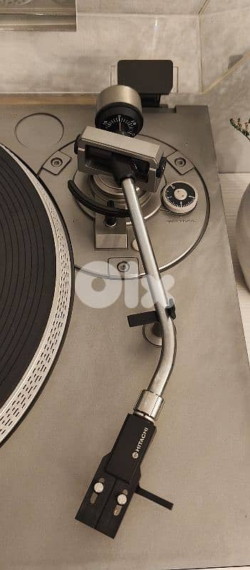 TURNTABLE HITACHI HT-354 direct drive 9