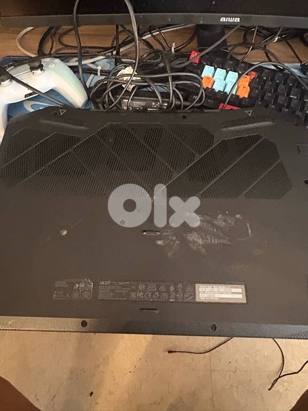 Acer Nitro AN517-51 4