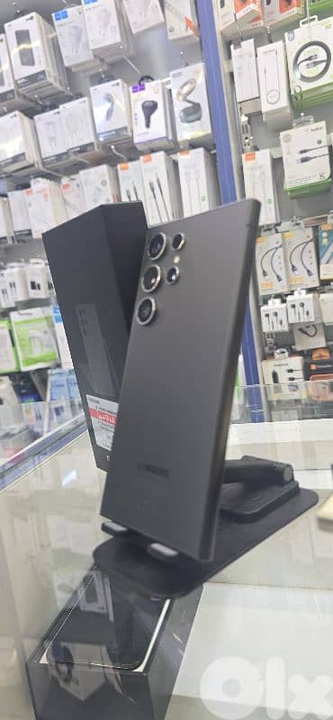 samsung s24 ultra  256 gb 12 ram 2 sim like new 1