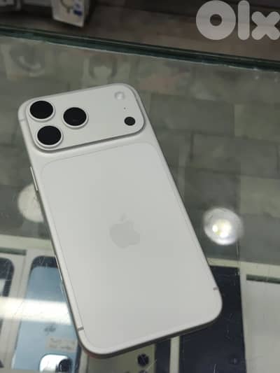 apple iphone 17 pro max used silver