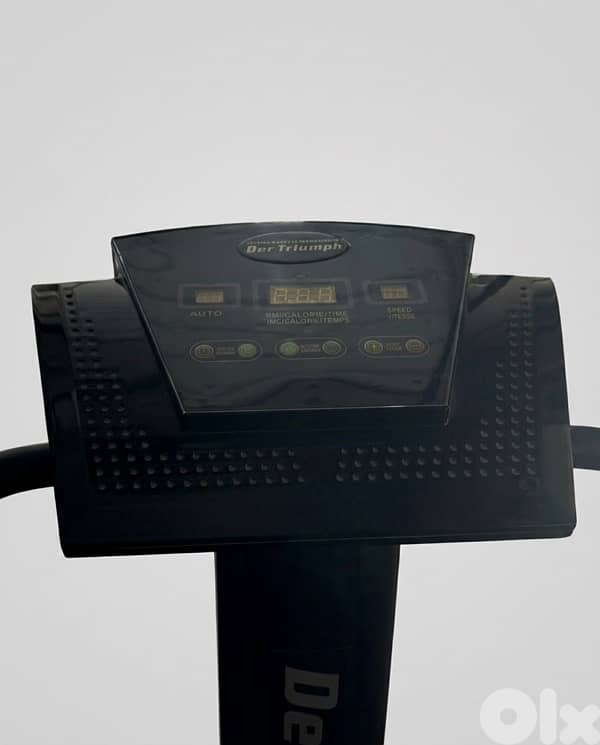 Der Triumph Vibration Plate Exercise Machine 1
