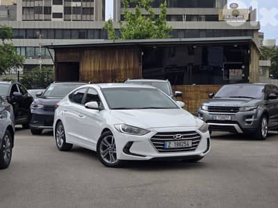 Hyundai Elantra 2017 Limited top car low km One owner fully loaded !!!