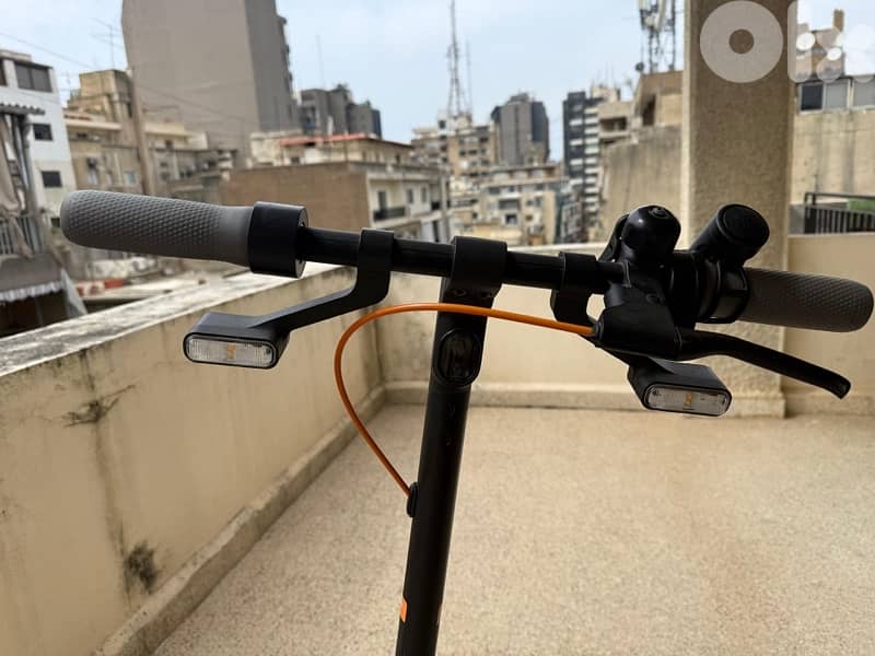 ninebot kickstart electric scooter(2025)(bought for 900 factory price) 1