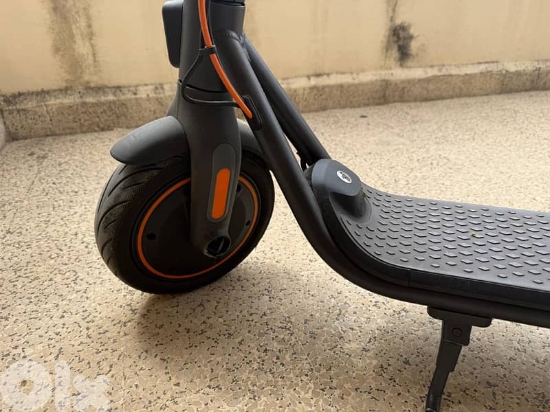 ninebot kickstart electric scooter(2025)(bought for 900 factory price) 2