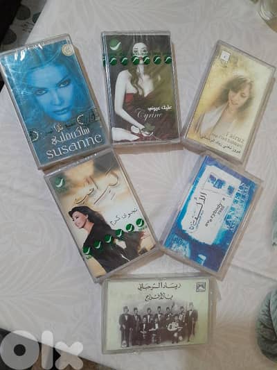 6 cassets b 38$sealed !!!!