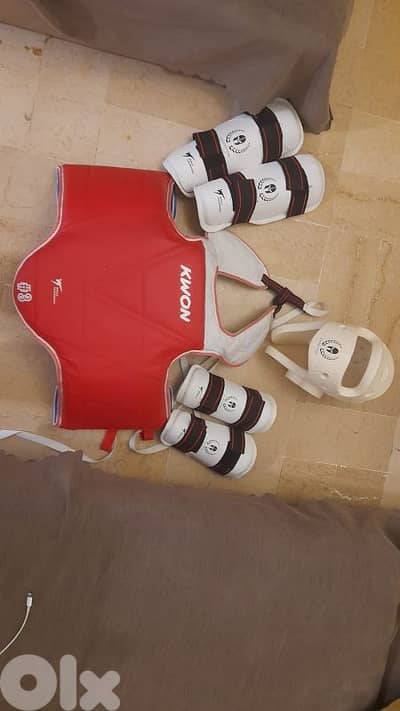 Taekwondo gear set, 03658745, 50$