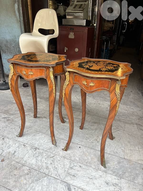 Pair of 2 frensh marquetry flowers side table salon 350$ 3