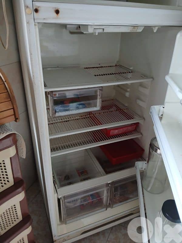 refrigerator used in good condition 3