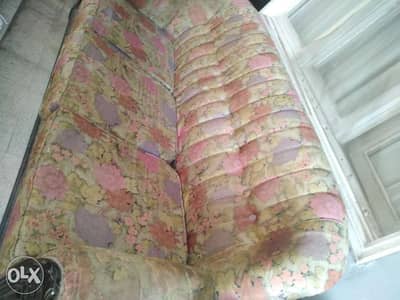 كنابيات طويلة ورود الوان شياكة معها ٢صغار مستعمل يدة