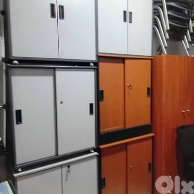 خزنات إيطالي شبه جديد سعر وحدي 70$،