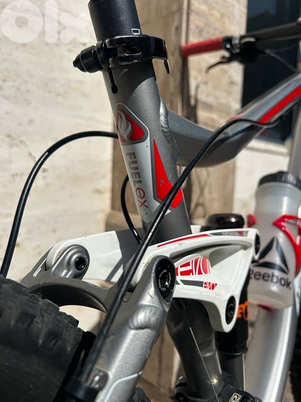 Trek Fuel EX 8 Fully Loaded 6