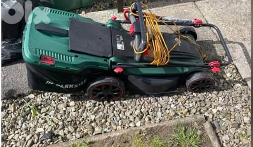 lawnmower parside