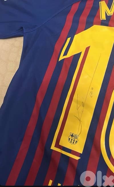 signed messi shirt