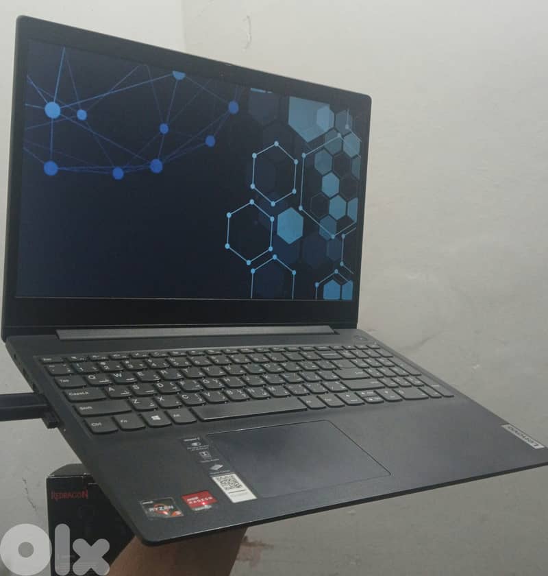 lenovo ryzen3 3250u, 2gb vram , 12gb ram , ssd 1,5t , 349$ 2