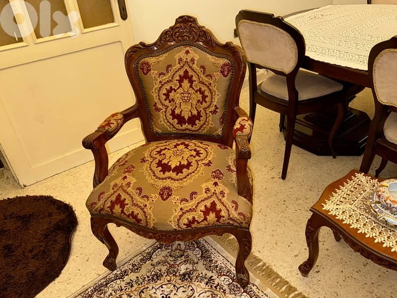 salon and dinnig room 3