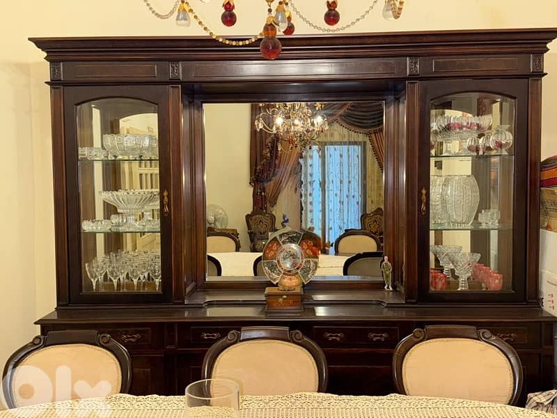 salon and dinnig room 13