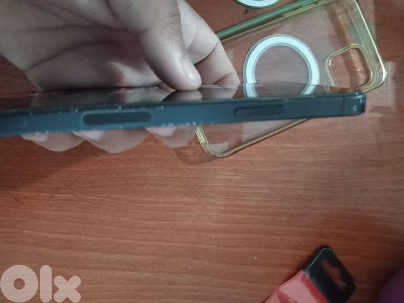 iphone 12 for sale in good condition 6