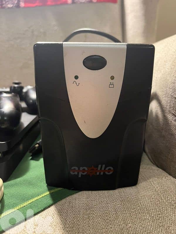 Playstation 4 Slim Used Like New + UPS + 2 Controller + CD 2